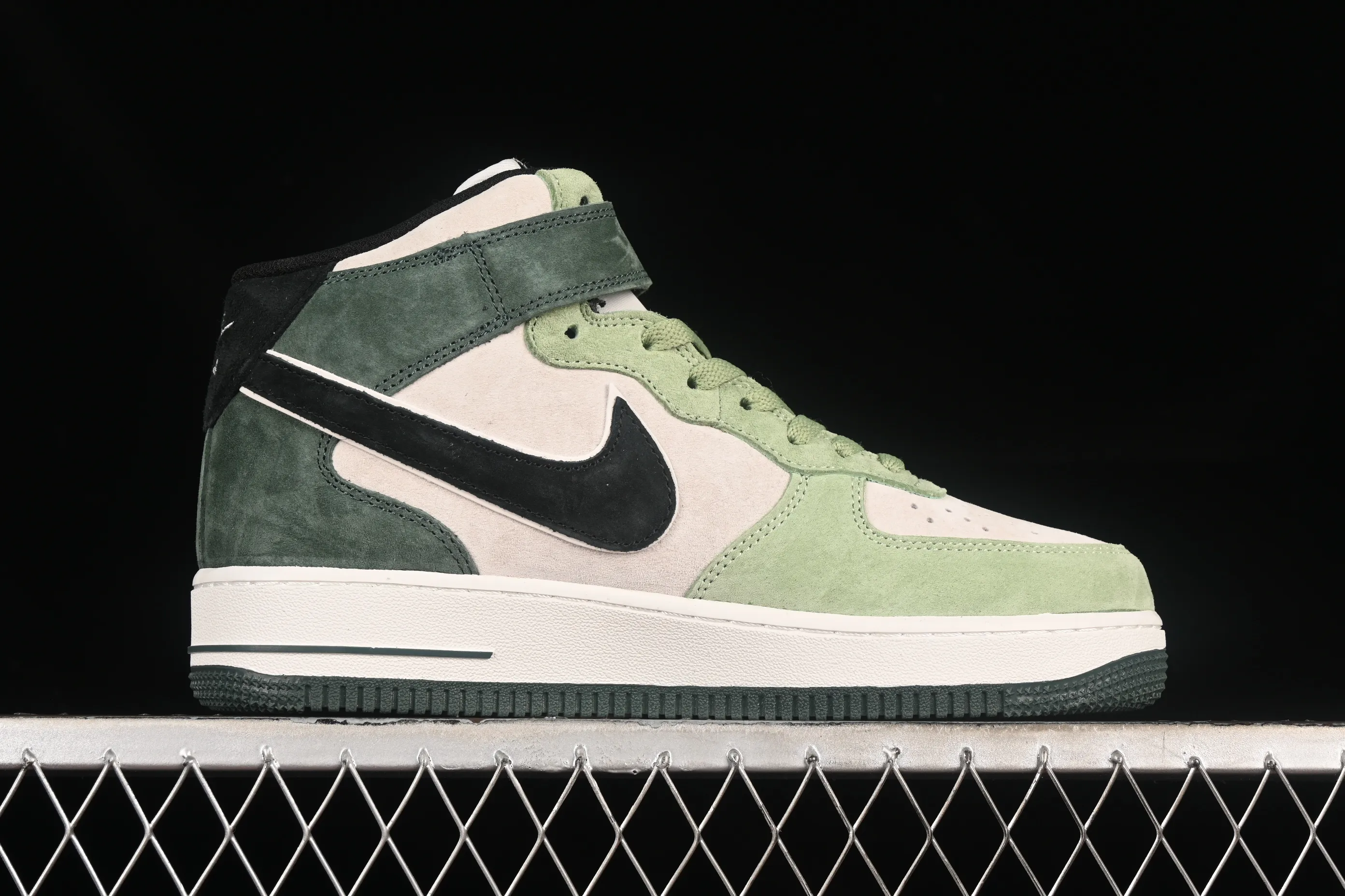 All categories Nk Air Force 1 Air Force series Nk Air Force 1 Mid Air Force mid-top Nk Air Force 1'07 Mid black military green Air Force One mid-top casual sneakers CG9908-103